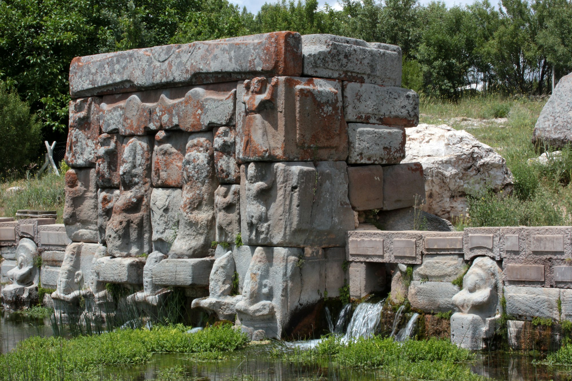 Hydrogommage et restauration de monuments en pierre